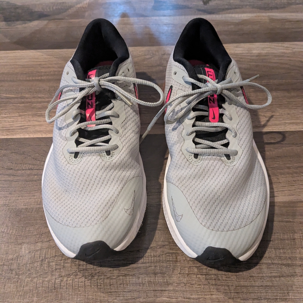 Nike Air Zoom Gray and Pink Athletic Shoes
